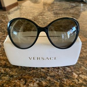 Authentic Versace sunglasses mod 4233 cat eye oversized
